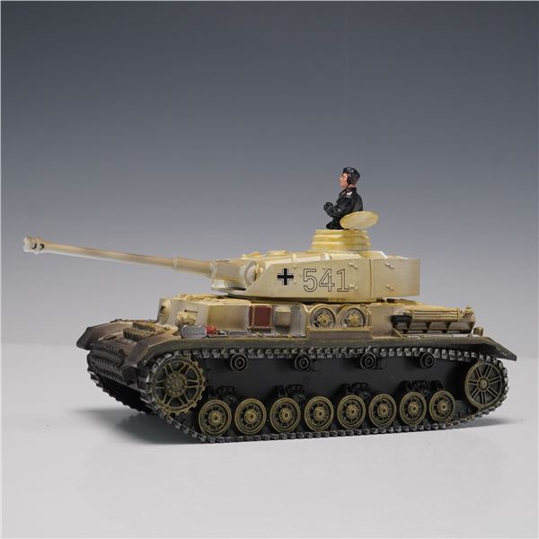 Britains 2003 Panzerkampfwagen IV Die-Cast Model Tank