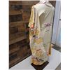 Image 8 : Vintage Japanese Furisode Hand-Sewn Silk Kimono w/ Lining