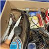 Image 5 : Box of miscellaneous automotive items