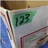 Image 10 : Box of kitchen items