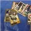 Image 13 : Collection of assorted hockey cards