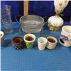 Image 3 : Small flower pots , vases, table lamp