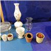 Image 4 : Small flower pots , vases, table lamp