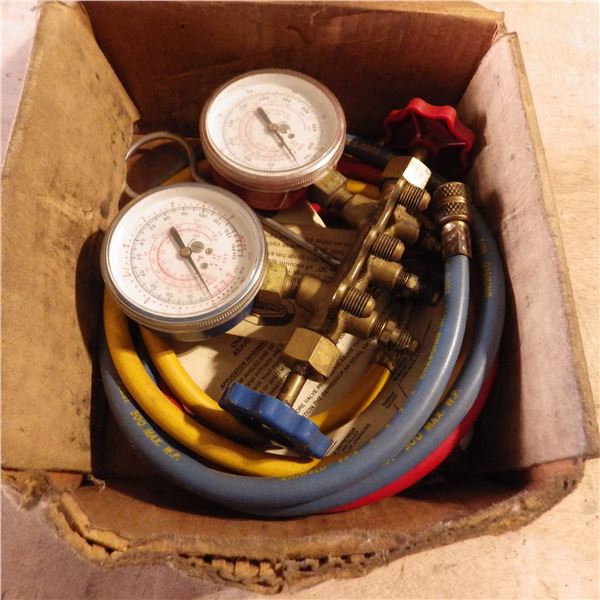 Testing and charging manifold