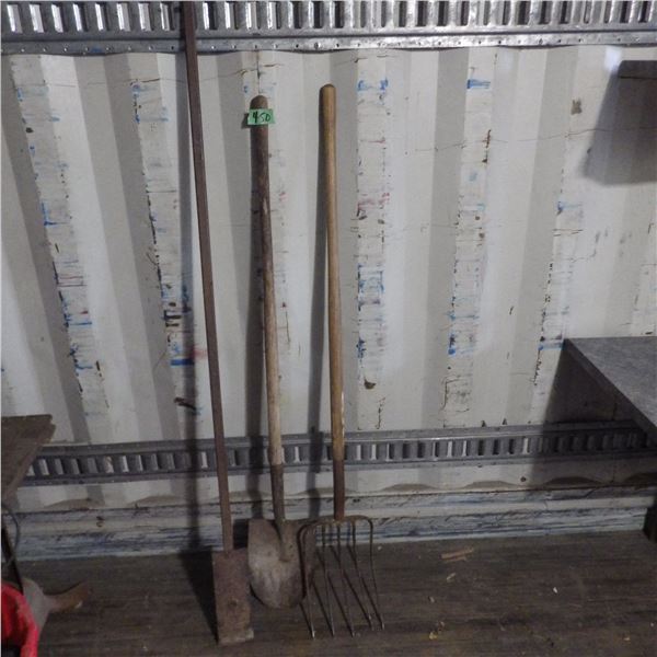 round mouth shovel, fork, ice chipper