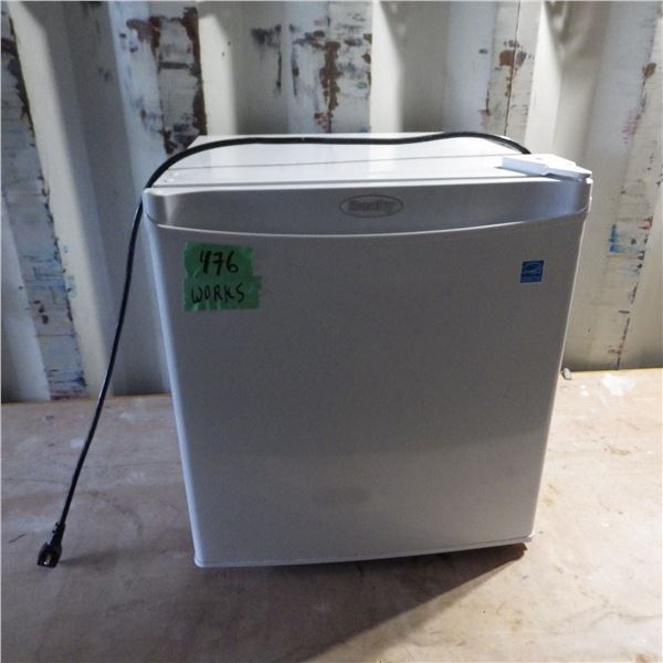 Small bar fridge - working