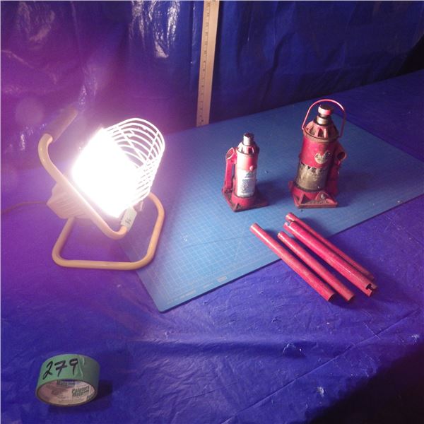 Halogen Work Light and two hydraulic bottle  jacks