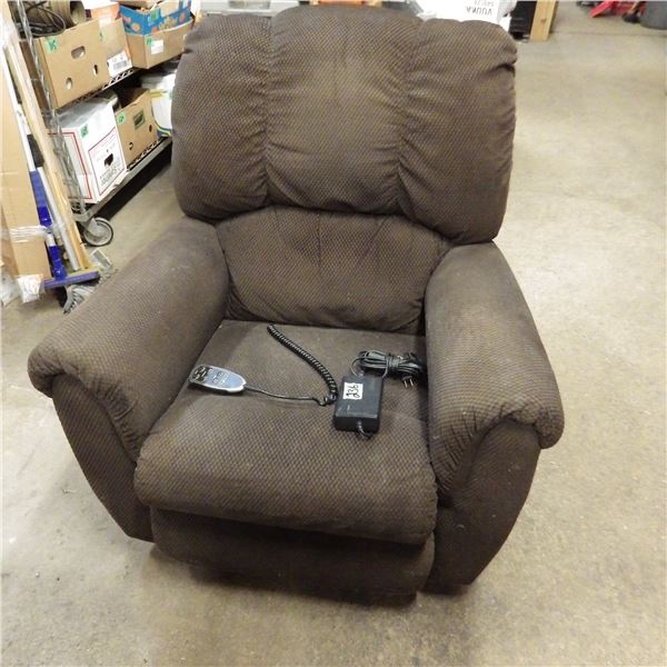 Lazy Boy power lift recliner chair - TESTED ... WORKING