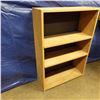 Image 2 : 3 shelf particle board bookshelf