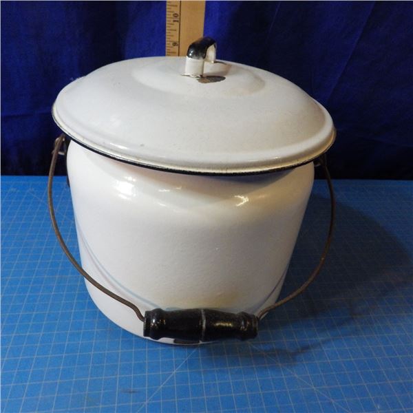 Enamelware chamber pot with lid some chips