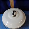 Image 3 : Enamelware chamber pot with lid some chips