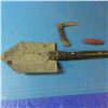 Image 2 : Folding shovel and knives