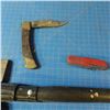 Image 3 : Folding shovel and knives