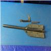 Image 5 : Folding shovel and knives