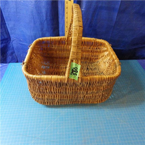 Wicker basket