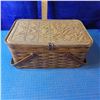 Image 1 : Tin picnic basket