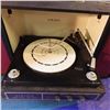 Image 4 : Viking portable record player and speaker