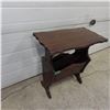 Image 2 : Vintage Magazine Rack - table