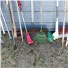 Image 3 : Rakes and garden tools