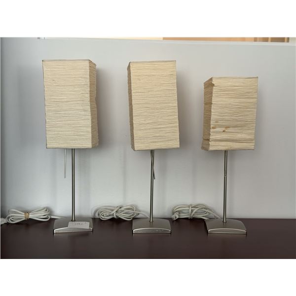 LOT DE 3 LAMPES DE TABLE