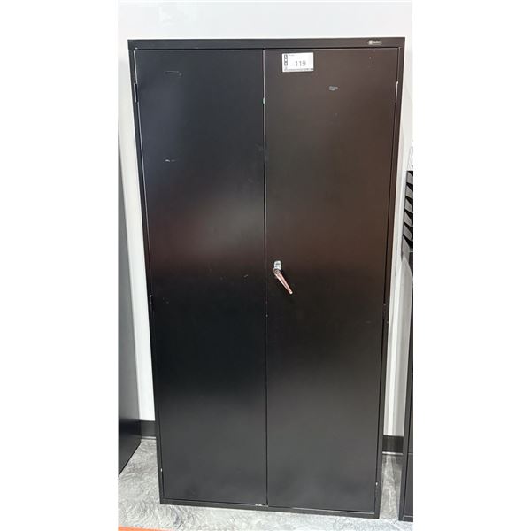ARMOIRE EN MÉTAL  36"x18"x72"