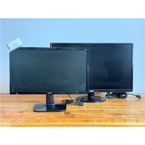 LOT DE 2 MONITEURS ASST