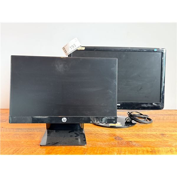 LOT DE 3 MONITEURS ASST