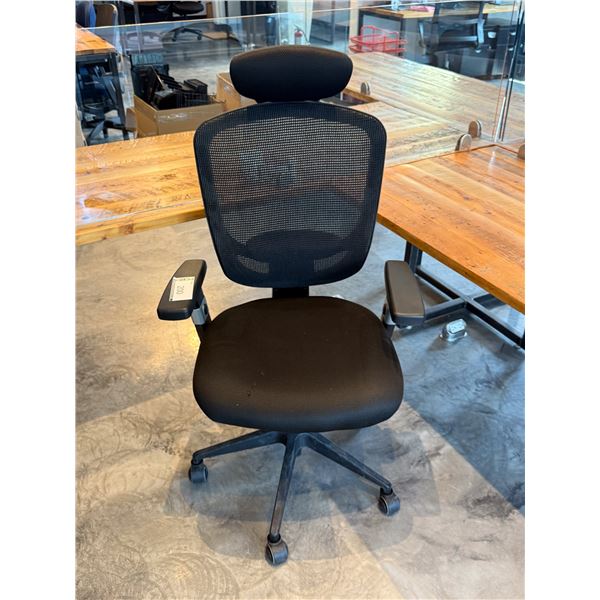 CHAISE DE BUREAU EN MAILLE