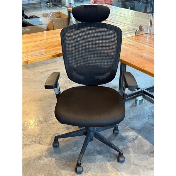 CHAISE DE BUREAU EN MAILLE