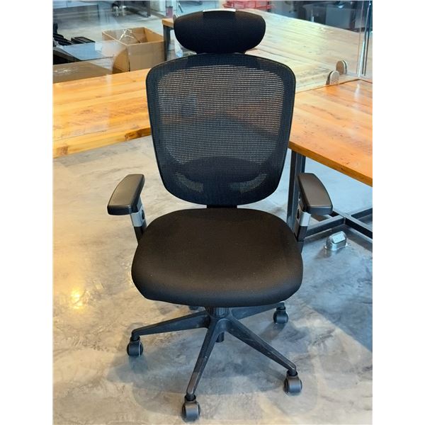 CHAISE DE BUREAU EN MAILLE