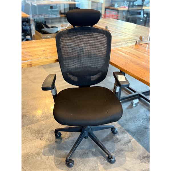 CHAISE DE BUREAU EN MAILLE