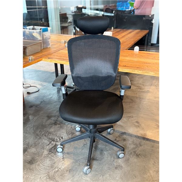 CHAISE DE BUREAU EN MAILLE