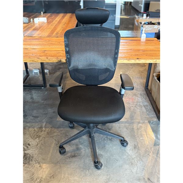 CHAISE DE BUREAU EN MAILLE