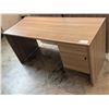 Image 1 : BUREAU EN MÉLAMINE 30"x24"