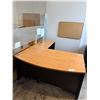 Image 1 : BUREAU EN MÉLAMINE EN L 60"x72"