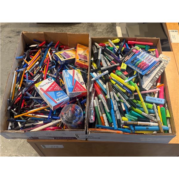 LOT DE CRAYONS ET MARQUEURS ASST