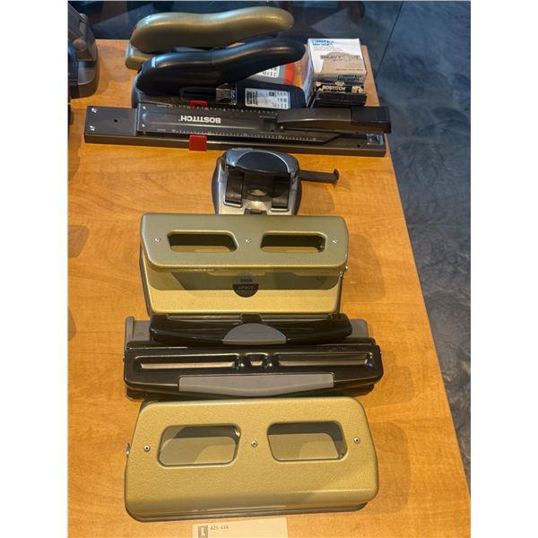 LOT DE POINÇONS ET AGRAFEUSES ASST