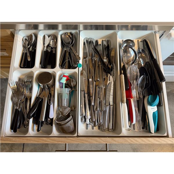 LOT D'USTENSILES DIVERS