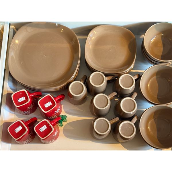 ENS DE VAISSELLES  ASST