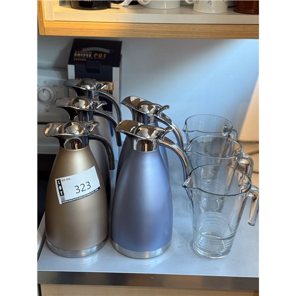 LOT DE 8 PICHETS ASST