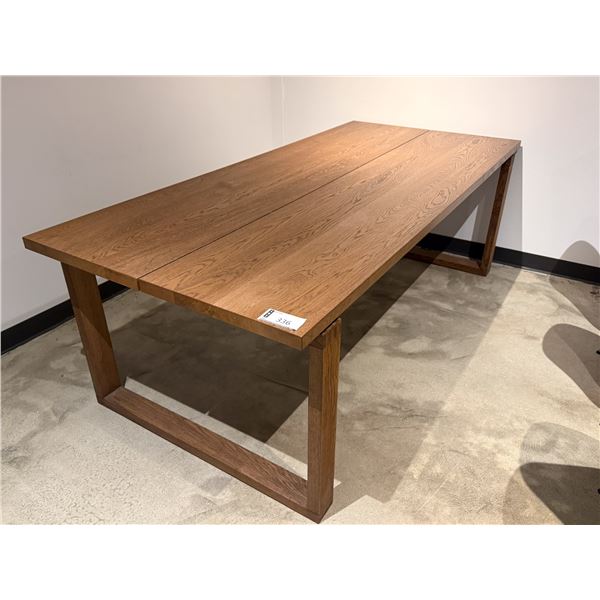 TABLE EN BOIS 87"x90"x29"