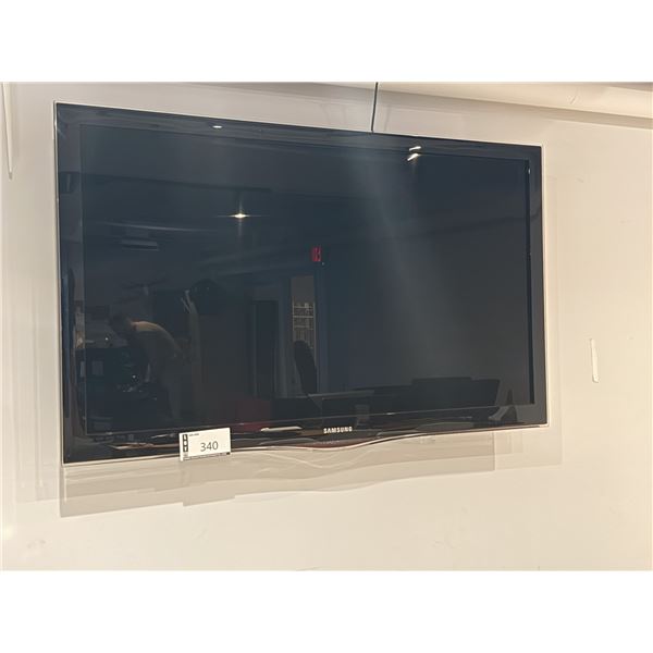 TÉLÉVISION SAMSUNG 46" AVEC SUPPORT MURALE