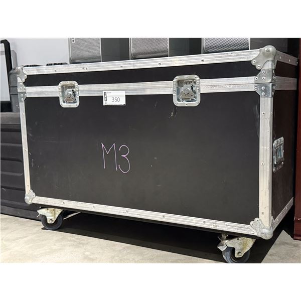 ROAD CASE 43"x29"x29"