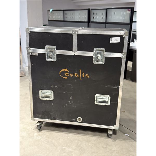 ROAD CASE 44" X 24" X 46" SUR ROUES