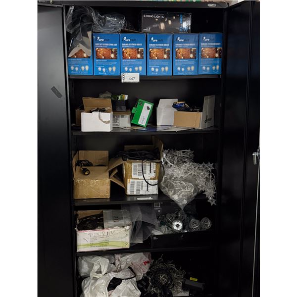 LOT DE LUMIÈRES ET PRODUITS ASSORTIS