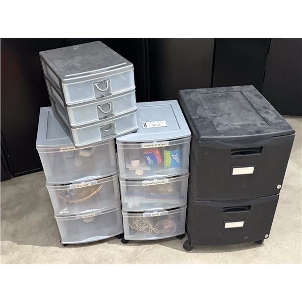 LOT DE 4 RANGEMENTS EN PLASTIQUE DIVERS