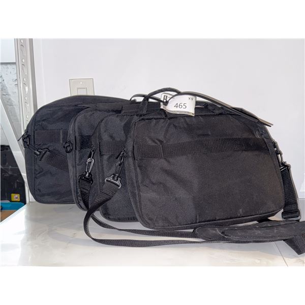 LOT DE 4 MALETTES DE TRANSPORT POUR ORDI "ILLUMI"