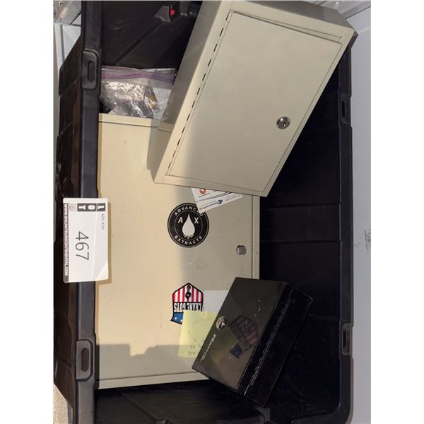 LOT DE BOITES EN MÉTAL ASSORTIES