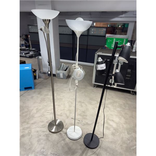 LOT DE 3 LAMPES SUR PIEDS