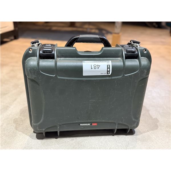 MALLETTE DE TRANSPORT EN PLASTIQUE 19" X 15" X 7"